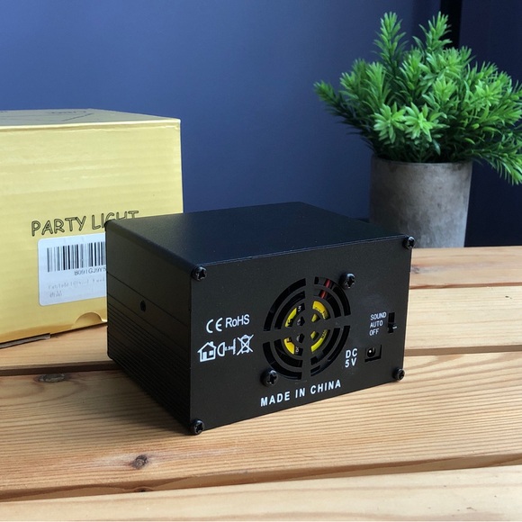 ⚡️ USB Powered LED Laser Party Light with remote control - Picture 5 of 17